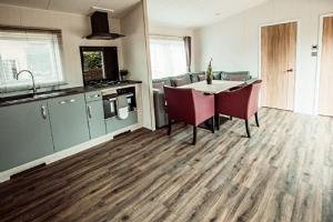 LSG 6 - 3 Bed Liv Lodge