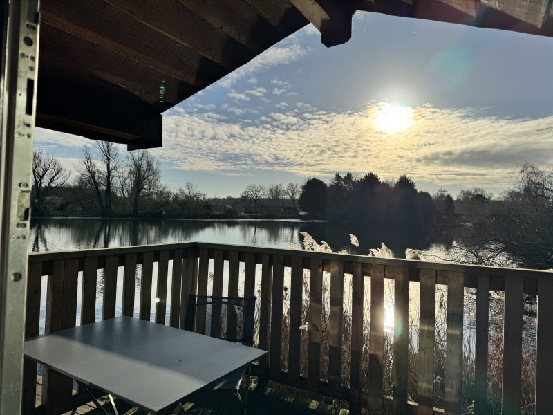 Woodlakes Cosy Cedar 2 Lakeside