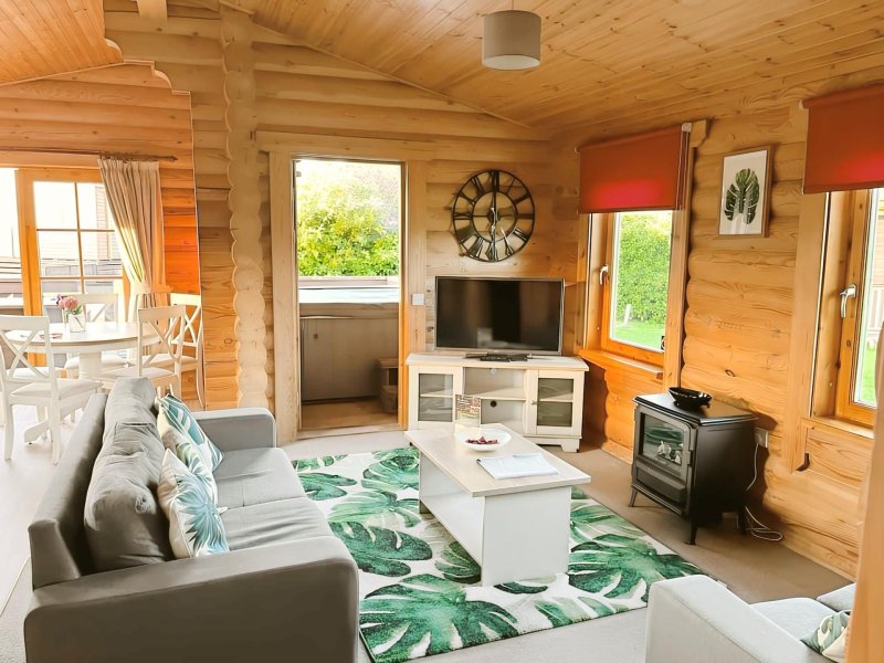 LSG - Luxury Log Cabin - 20