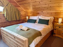 Woodlakes Ash 32 - Secret Retreat