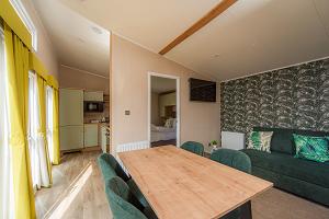 Woodlakes Lux Oasis 1 