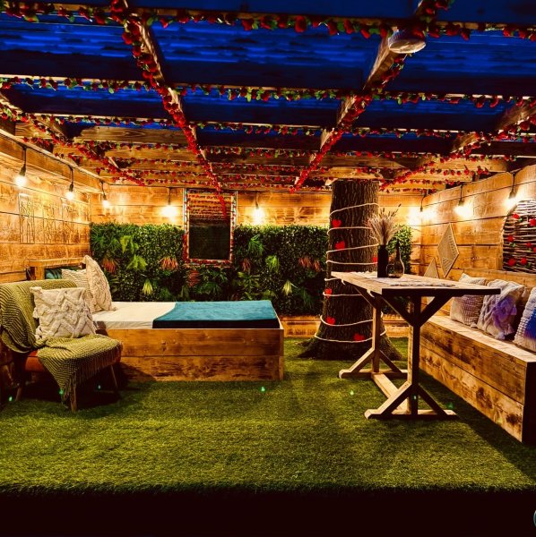 Sherwood Valentino 20 - Bohemian Love Lodge