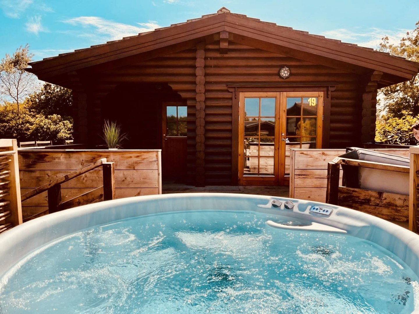 LSG - Luxury Log Cabin - 19