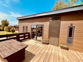 LSG 4 - 2 Bed Liv Lodge