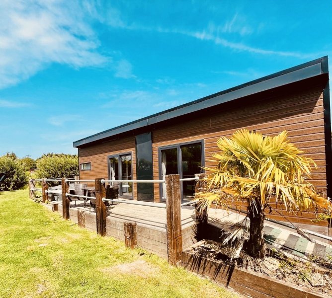 LSG 6 - 3 Bed Liv Lodge