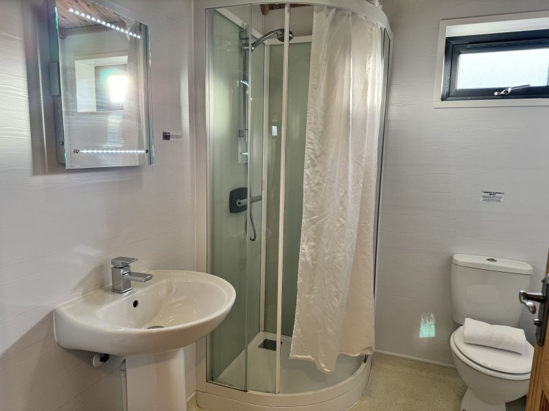 Woodlakes Cosy Larch 13 photo 4