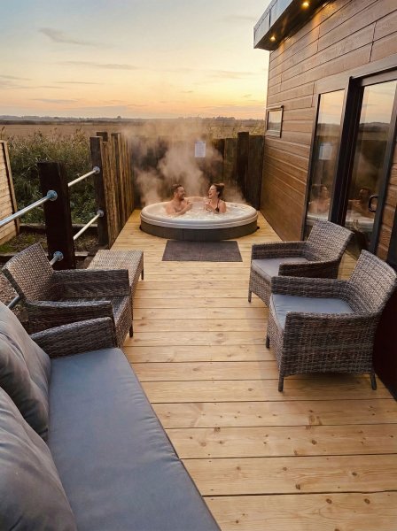 Hideaway - Black Edition 3 Bed