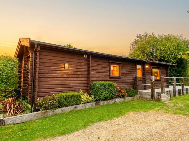 Woodlakes Cedar Plus Lakeside