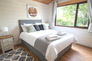 Sherwood Loxley 32  Pet 
