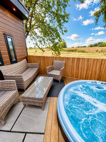 The Hideaway 4 - Couples Retreat